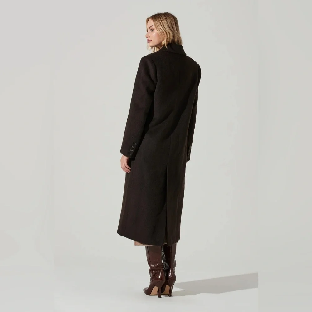 ASTR MORANA OVERSIZED BOUCLE COAT Dark Brown/ Chocolate Size: Small - Picture 4 of 6